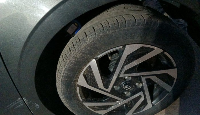 2023 Hyundai NEW I20 ASTA (O) 1.2 MT, Petrol, Manual, 28,022 km, tyre