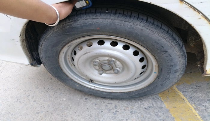 2014 Honda Mobilio 1.5L I-VTEC E, Petrol, Manual, 97,087 km, tyre