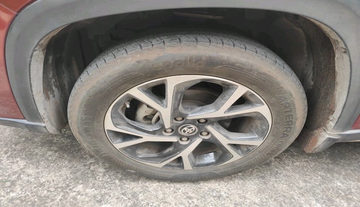 2022 Toyota URBAN CRUISER HYRYDER V HYBRID, Hybrid, Automatic, 54,880 km, tyre