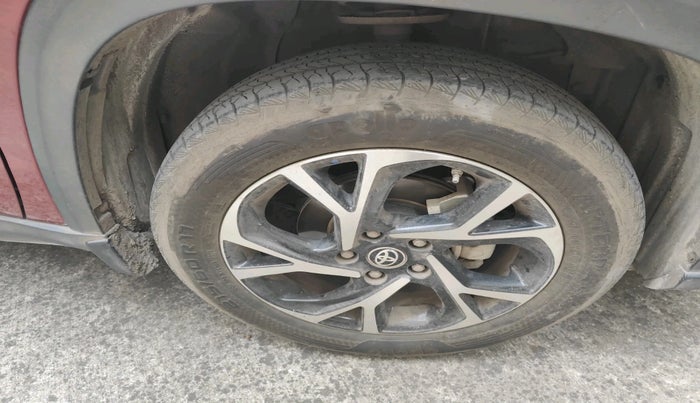 2022 Toyota URBAN CRUISER HYRYDER V HYBRID, Hybrid, Automatic, 54,880 km, tyre