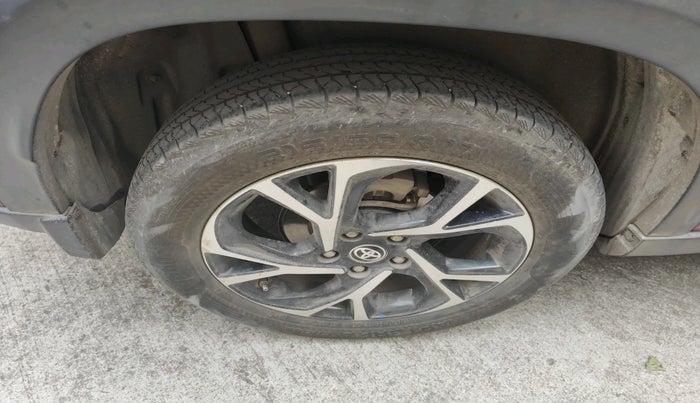 2022 Toyota URBAN CRUISER HYRYDER V HYBRID, Hybrid, Automatic, 54,880 km, tyre