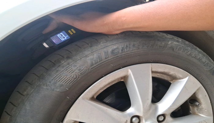 2012 Nissan Sunny XV PETROL, CNG, Manual, 1,19,968 km, tyre