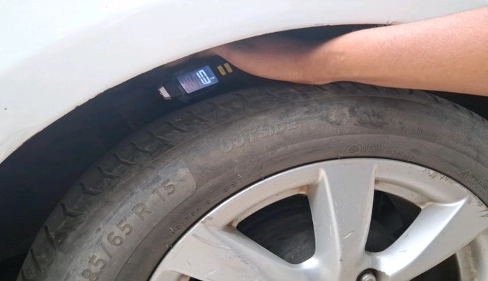 2012 Nissan Sunny XV PETROL, CNG, Manual, 1,19,968 km, tyre