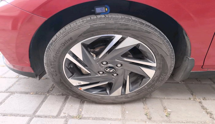 2022 Hyundai NEW I20 ASTA (O) 1.2 MT, Petrol, Manual, 14,807 km, tyre