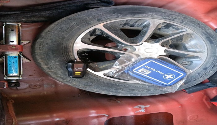 2017 Hyundai Grand i10 ASTA 1.2 KAPPA VTVT, Petrol, Manual, 57,323 km, tyre