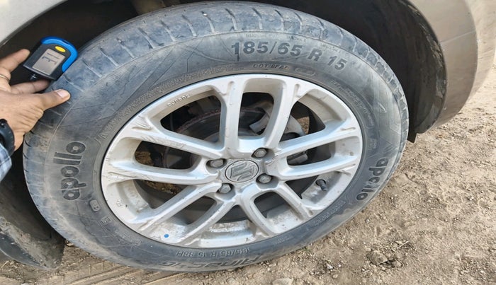 2019 Maruti Swift ZXI AMT, Petrol, Automatic, 84,007 km, tyre