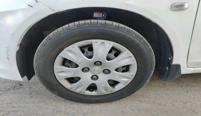 2015 Honda Amaze 1.2L I-VTEC S, Petrol, Manual, 81,994 km, tyre
