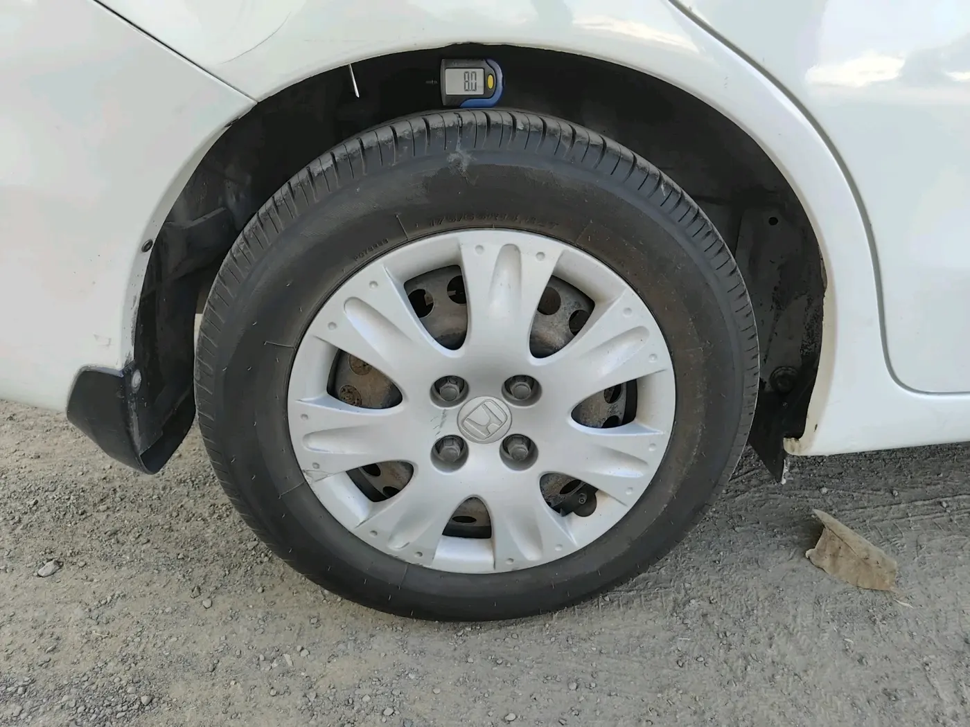 2015 Honda Amaze 1.2L I-VTEC S, Petrol, Manual, 81,994 km, tyre