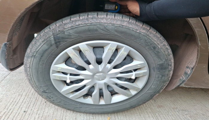 2017 Maruti Dzire VXI AMT, Petrol, Automatic, 65,096 km, tyre