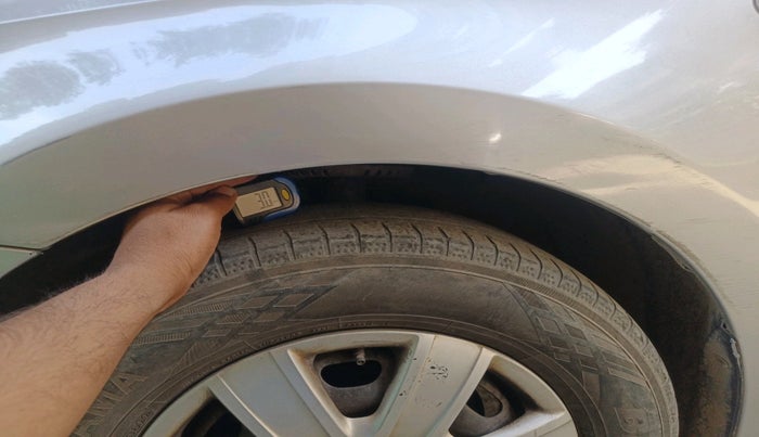 2011 Volkswagen Vento TRENDLINE 1.6, Petrol, Manual, 1,00,890 km, tyre