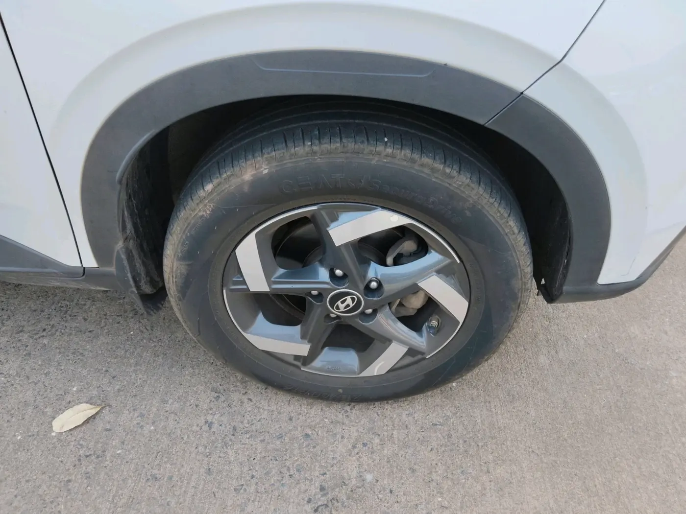 2020 Hyundai VENUE SX 1.0 (O) TURBO IMT, Petrol, Manual, 65,442 km, tyre