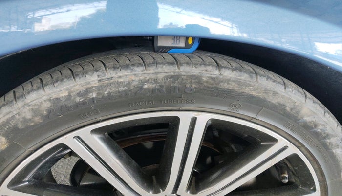 2016 Volvo S60 Momentum D4, Diesel, Automatic, 78,028 km, tyre