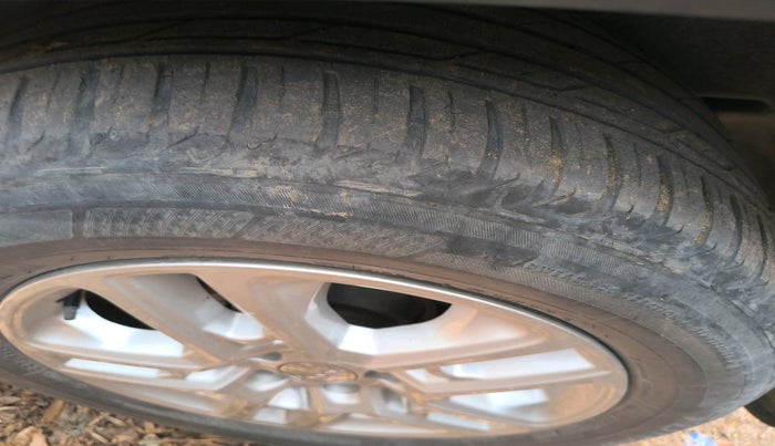 2017 Jeep Compass LIMITED 2.0 DIESEL, Diesel, Manual, 1,21,962 km, tyre