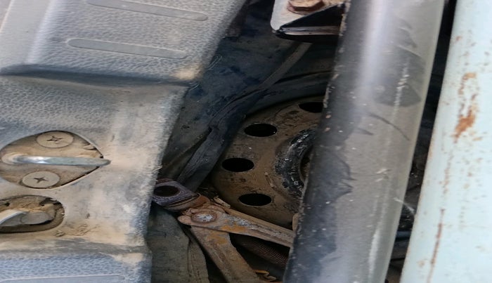 2011 Maruti Wagon R 1.0 LXI CNG, CNG, Manual, 96,726 km, tyre