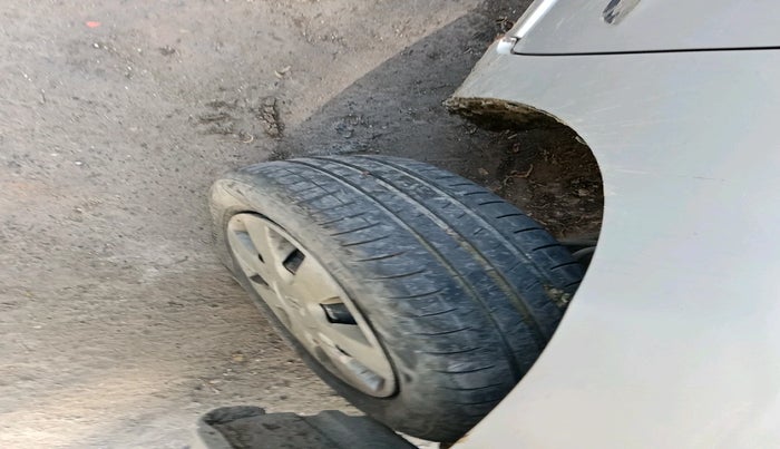 2011 Maruti Wagon R 1.0 LXI CNG, CNG, Manual, 96,726 km, tyre