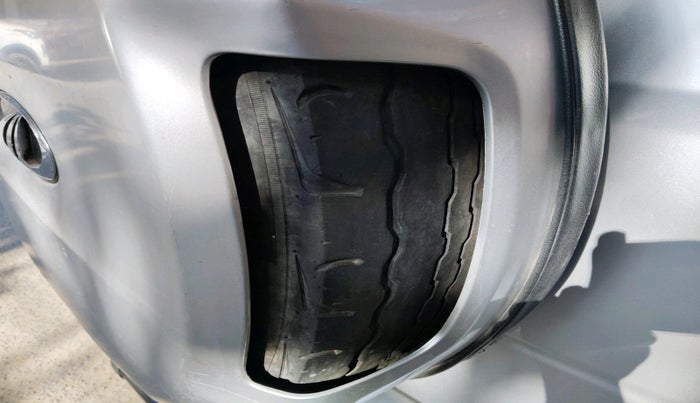 2018 Mahindra TUV300 T8, Diesel, Manual, 1,10,012 km, tyre