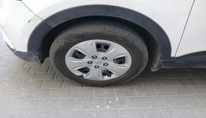 2019 Hyundai Creta EX 1.6 PETROL, CNG, Manual, 1,03,843 km, tyre