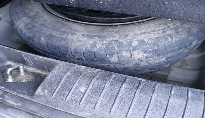 2019 Hyundai Creta EX 1.6 PETROL, CNG, Manual, 1,03,843 km, tyre