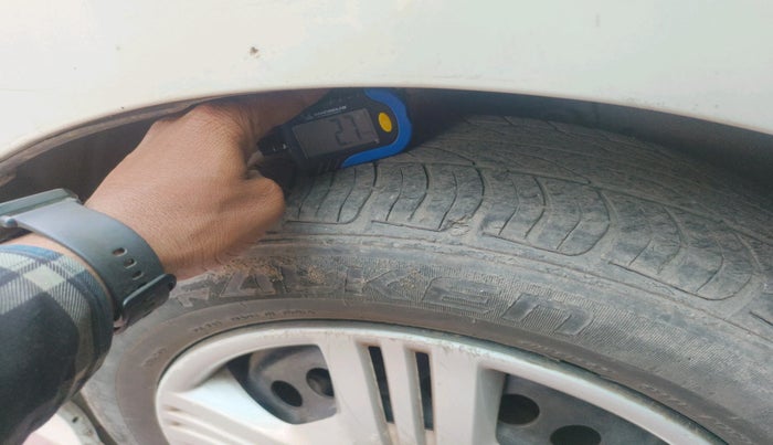 2011 Honda City 1.5L I-VTEC S MT, Petrol, Manual, 1,01,192 km, tyre