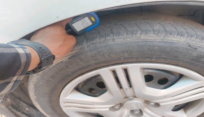 2011 Honda City 1.5L I-VTEC S MT, Petrol, Manual, 1,01,192 km, tyre