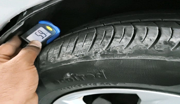 2012 Honda City 1.5L I-VTEC S MT, CNG, Manual, 1,88,082 km, tyre