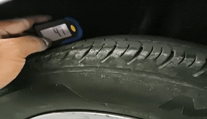 2012 Honda City 1.5L I-VTEC S MT, CNG, Manual, 1,88,082 km, tyre