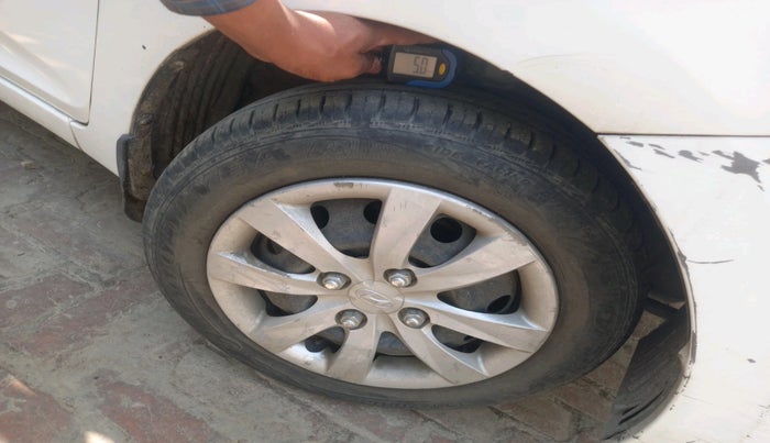 2012 Hyundai Eon MAGNA + LPG, Petrol, Manual, 60,717 km, tyre