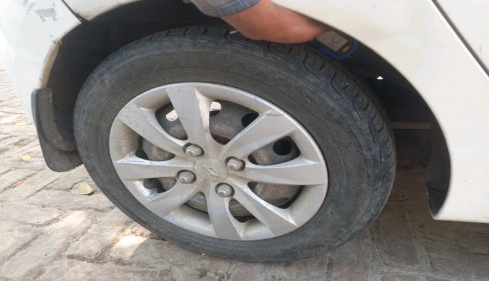 2012 Hyundai Eon MAGNA + LPG, Petrol, Manual, 60,717 km, tyre