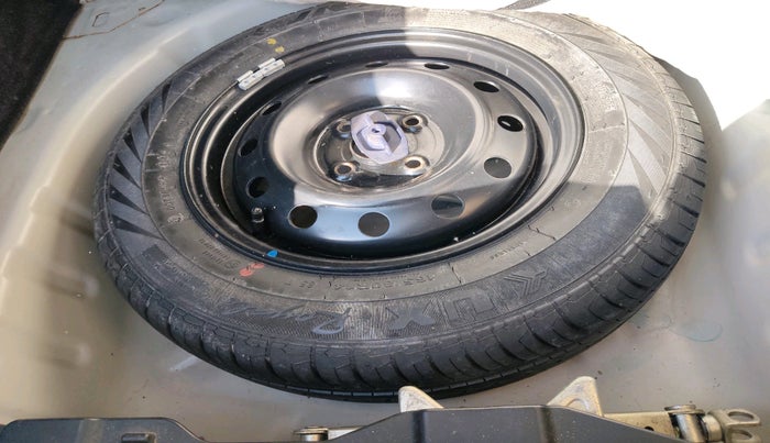 2021 Maruti Dzire VXI AMT, Petrol, Automatic, 78,093 km, tyre