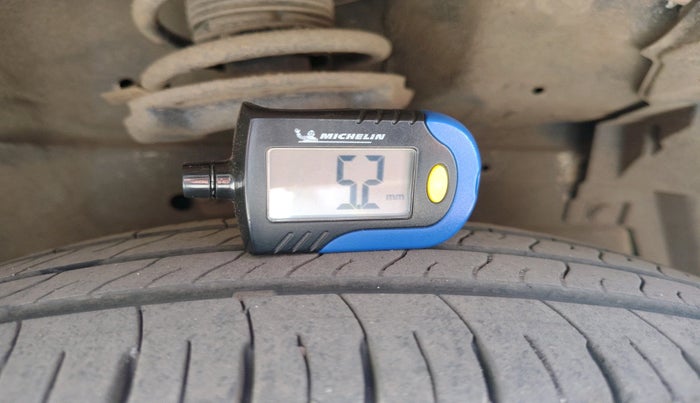 2012 Maruti Swift VXI, Petrol, Manual, 66,806 km, tyre