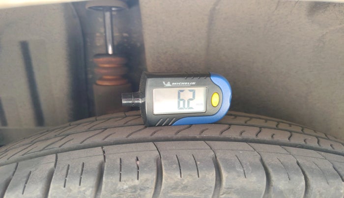 2012 Maruti Swift VXI, Petrol, Manual, 66,806 km, tyre