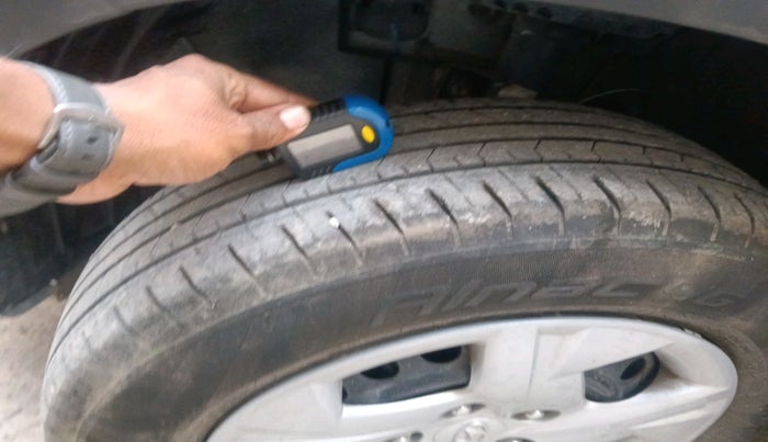 2021 Hyundai VENUE S 1.2, Petrol, Manual, 29,993 km, tyre