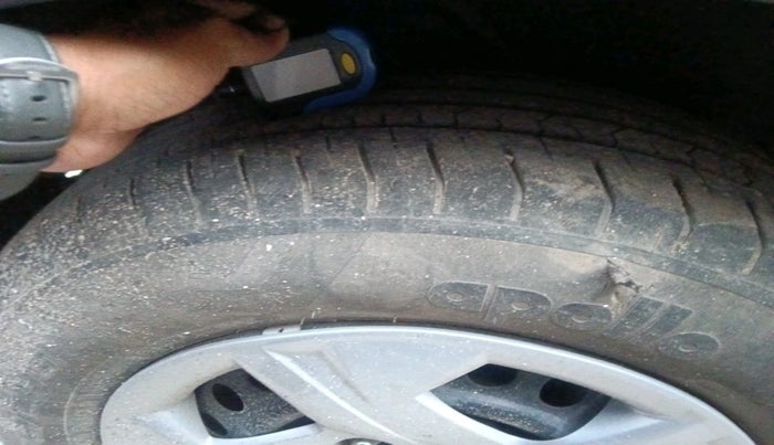 2021 Hyundai VENUE S 1.2, Petrol, Manual, 29,993 km, tyre