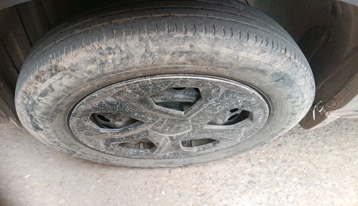 2022 Maruti BREZZA LXI SMART HYBRID, CNG, Manual, 33,868 km, tyre