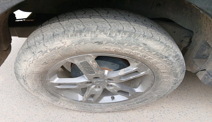 2022 Mahindra Thar LX HT PETROL 4WD MT, Petrol, Manual, 38,319 km, tyre