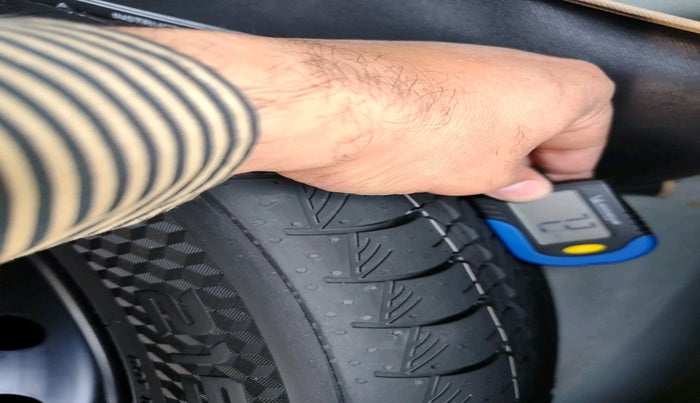 2023 Maruti Grand Vitara DELTA SMART HYBRID AT, Petrol, Automatic, 16,219 km, tyre