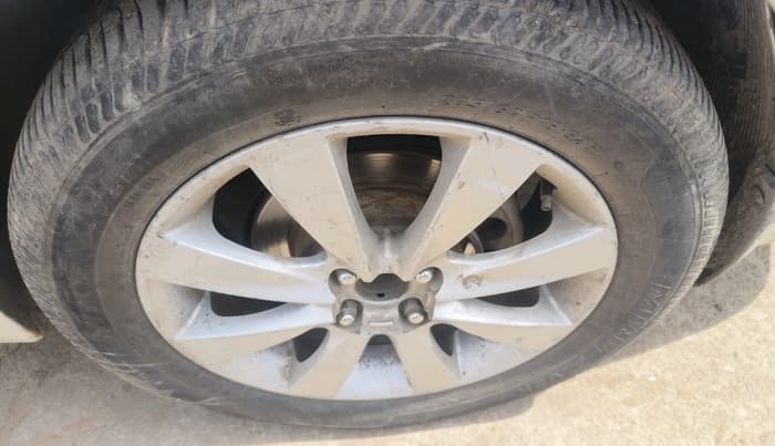 2012 Hyundai Verna FLUIDIC 1.6 CRDI SX, Diesel, Manual, 86,821 km, tyre