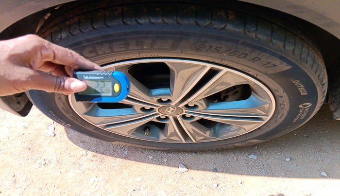 2016 Hyundai Creta SX (O) 1.6 DIESEL, Diesel, Manual, 2,26,000 km, tyre