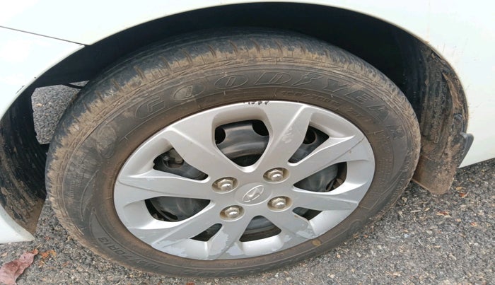 2018 Hyundai Eon SPORTZ, Petrol, Manual, 22,112 km, tyre