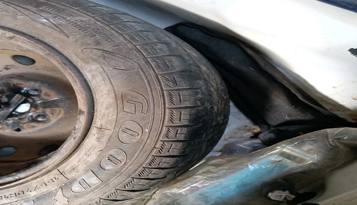 2018 Hyundai Eon SPORTZ, Petrol, Manual, 22,112 km, tyre