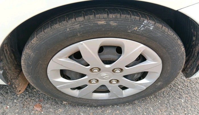 2018 Hyundai Eon SPORTZ, Petrol, Manual, 22,112 km, tyre