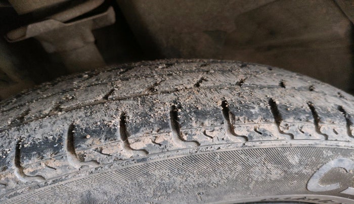 2018 Renault Kwid CLIMBER 1.0 AMT, Petrol, Automatic, 50,869 km, tyre