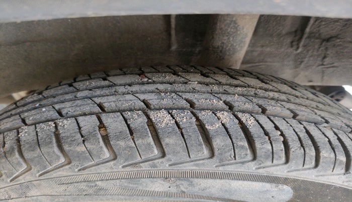 2018 Renault Kwid CLIMBER 1.0 AMT, Petrol, Automatic, 50,869 km, tyre