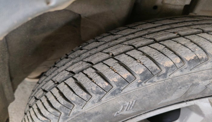 2018 Renault Kwid CLIMBER 1.0 AMT, Petrol, Automatic, 50,869 km, tyre