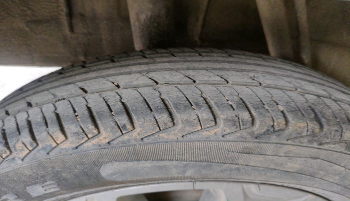 2018 Renault Kwid CLIMBER 1.0 AMT, Petrol, Automatic, 50,869 km, tyre