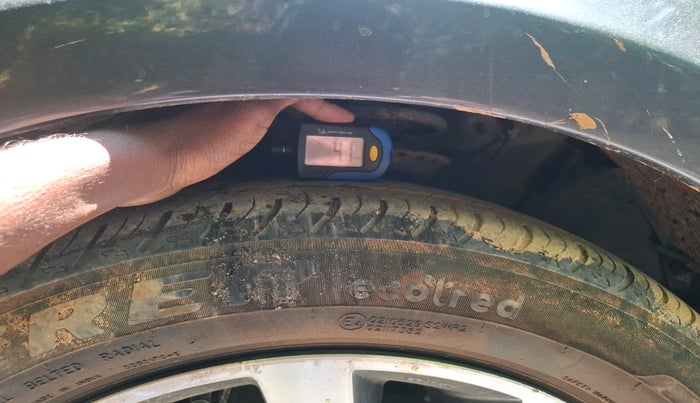 2015 Hyundai Verna FLUIDIC 4S1.6 VTVT S O AT, Petrol, Automatic, 1,14,081 km, tyre