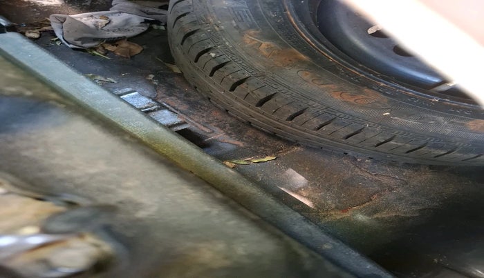 2015 Hyundai Verna FLUIDIC 4S1.6 VTVT S O AT, Petrol, Automatic, 1,14,081 km, tyre