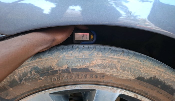 2015 Hyundai Verna FLUIDIC 4S1.6 VTVT S O AT, Petrol, Automatic, 1,14,081 km, tyre