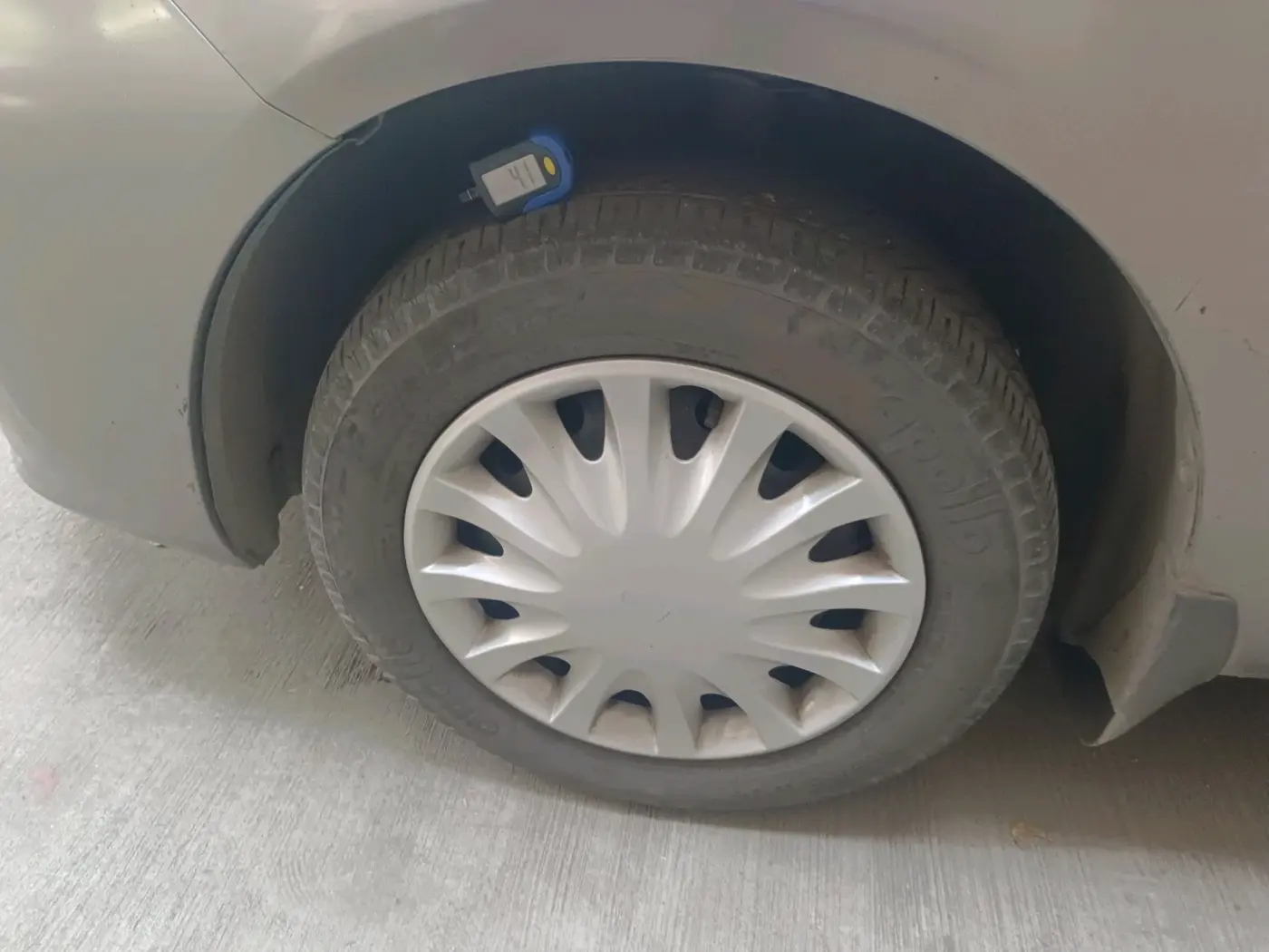 2013 Nissan Sunny XL CVT, Petrol, Automatic, 1,13,660 km, tyre