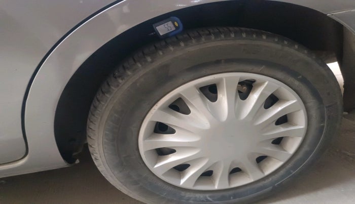 2013 Nissan Sunny XL CVT, Petrol, Automatic, 1,13,660 km, tyre